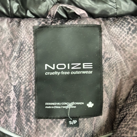 Noize Belle Puffer Python Print Jacket, Size Small - Picture 10 of 11
